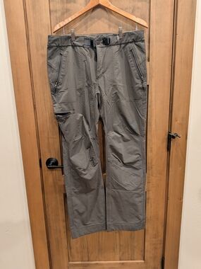Stio Men's Olive Cargo Pants with Integrated Belt